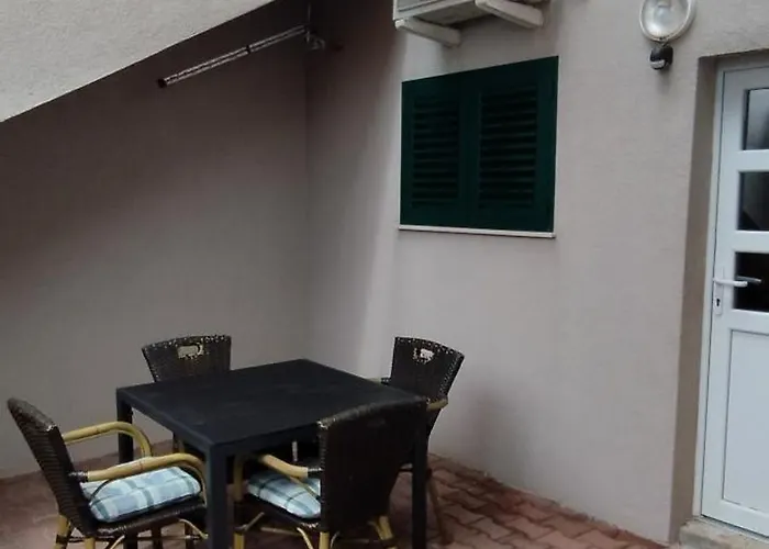 Appartement Izvor Pag Town